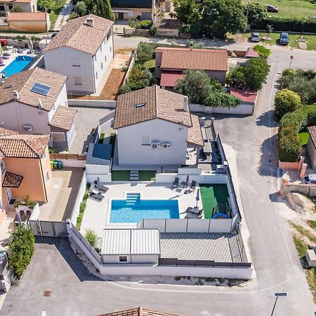 Casa Tara Three-Bedroom Holiday Home Póla Kültér fotó