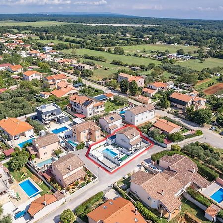 Casa Tara Three-Bedroom Holiday Home Póla Kültér fotó