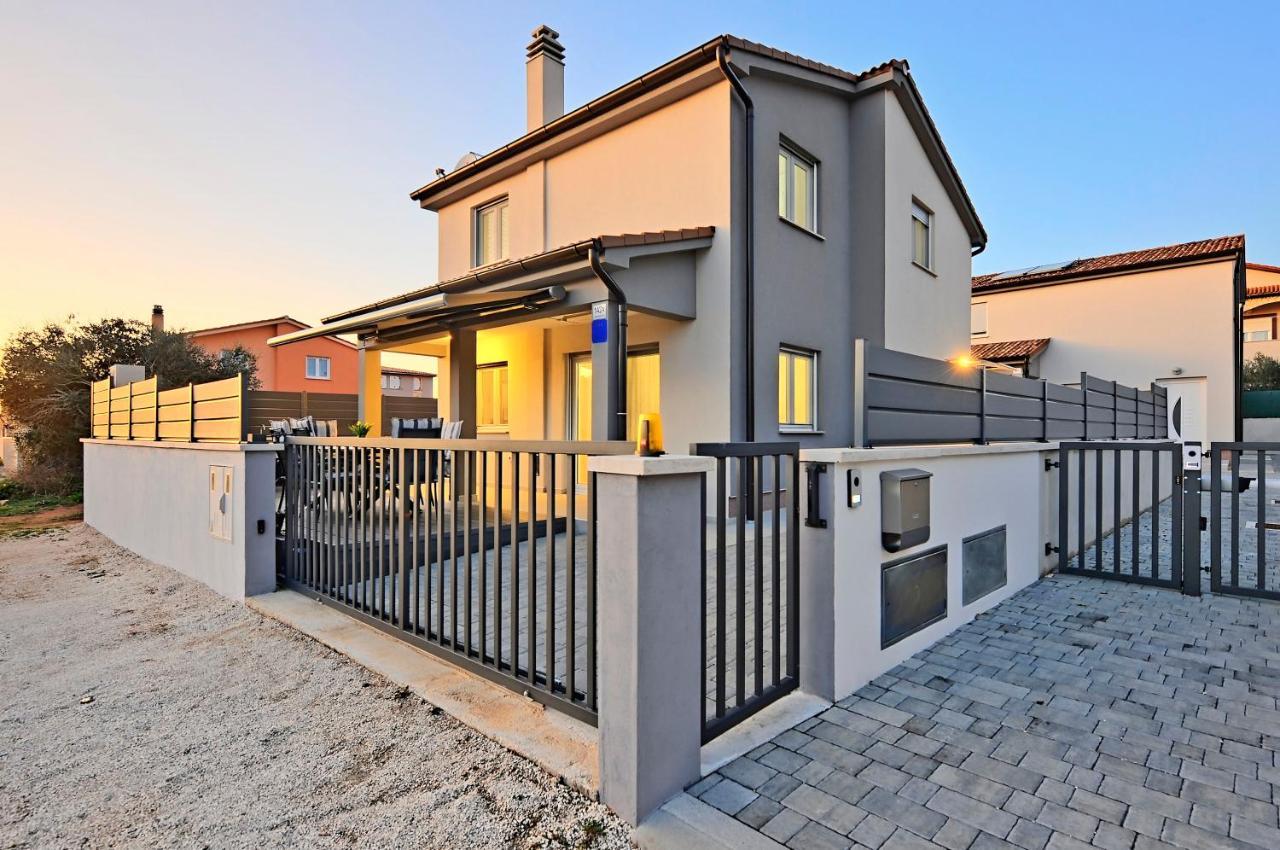 Casa Tara Three-Bedroom Holiday Home Póla Kültér fotó